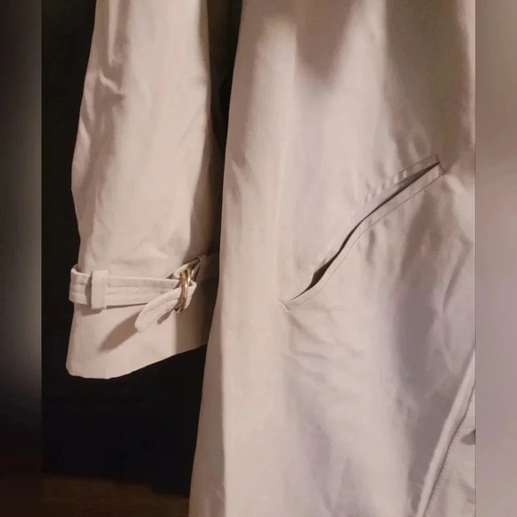 Vintage Women's Trench Coat - Picture 4 of 12